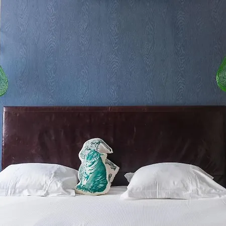 Hotel M