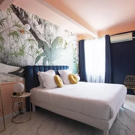 Hotel M